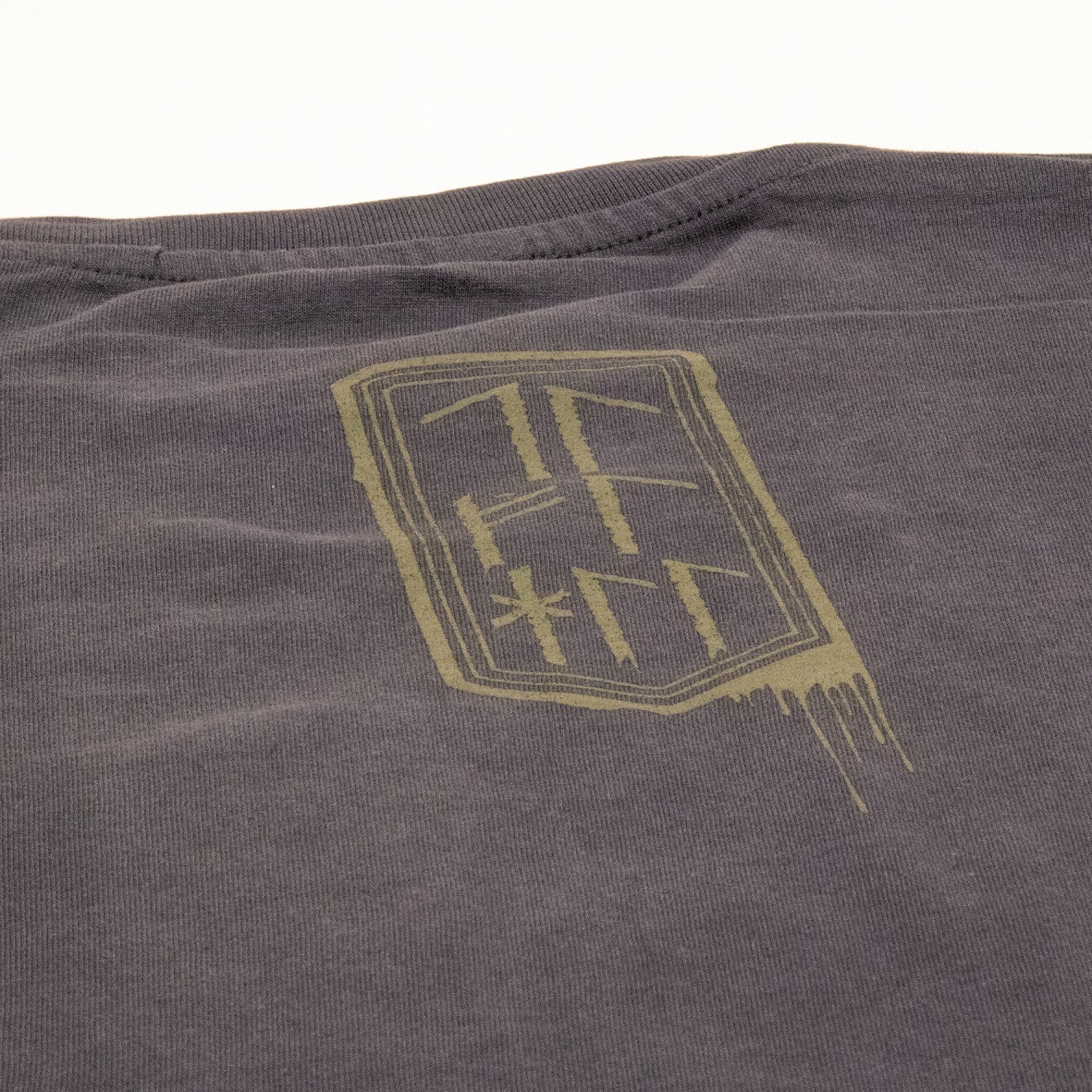 Pocket-T "RUNIC", ash grey